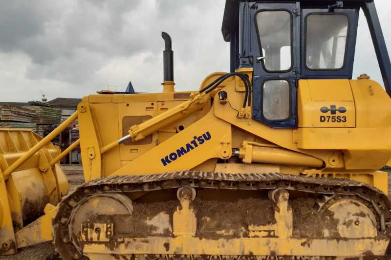 OmecoHub - Immagine KOMATSU D75S-3